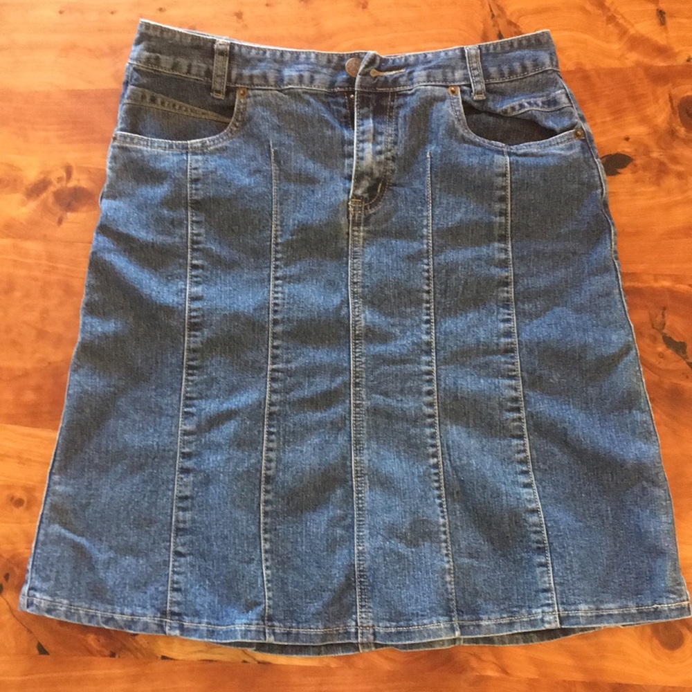 Ladies Jean Skirt size 6